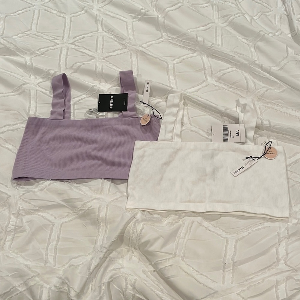 Forever 21 Purple and White M/L Seamless short top 2 pack